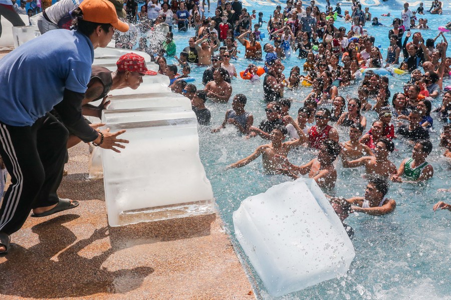 Asia Album: Glimpse of summer in Philippines-Xinhua