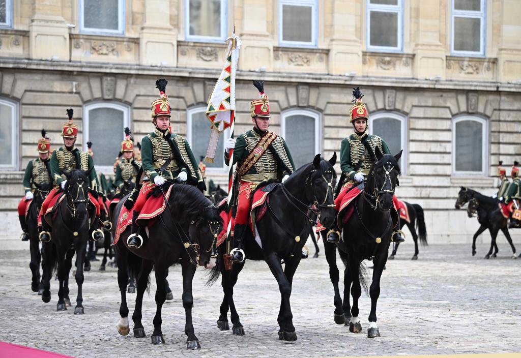 Xi attends welcome ceremony held by Hungarian President Sulyok, Prime ...