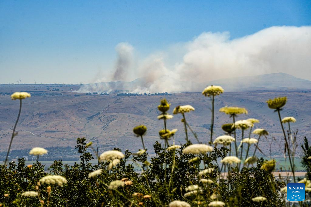 Hezbollah Fires Dozens Rockets At N. Israel-Xinhua