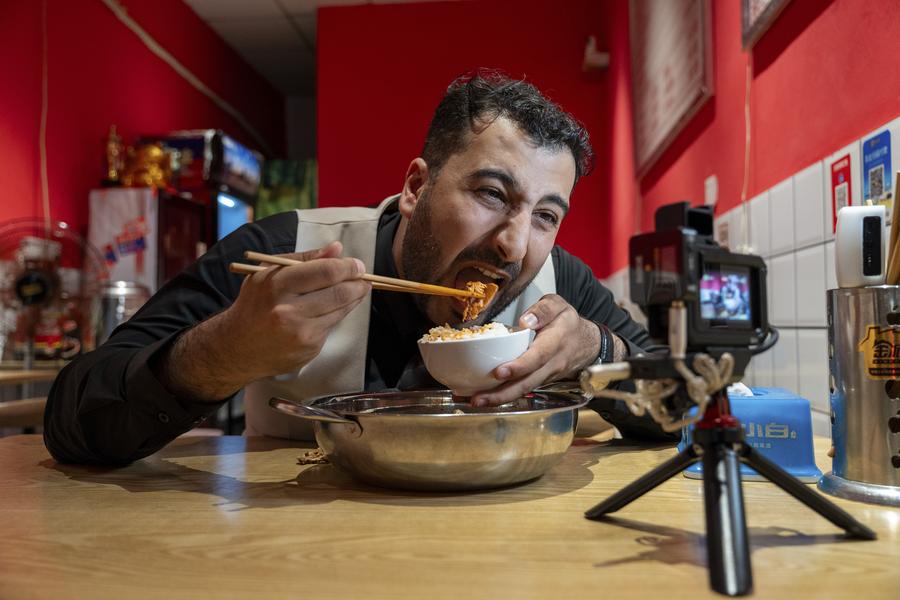 'Laowai' in China | Iraqi Food Vlogger Gains Millions of Fans in China