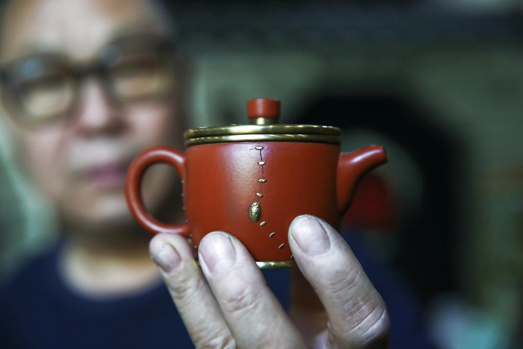 MasterOfCrafts | Porcelain Mending Inheritor in East China's Shandong