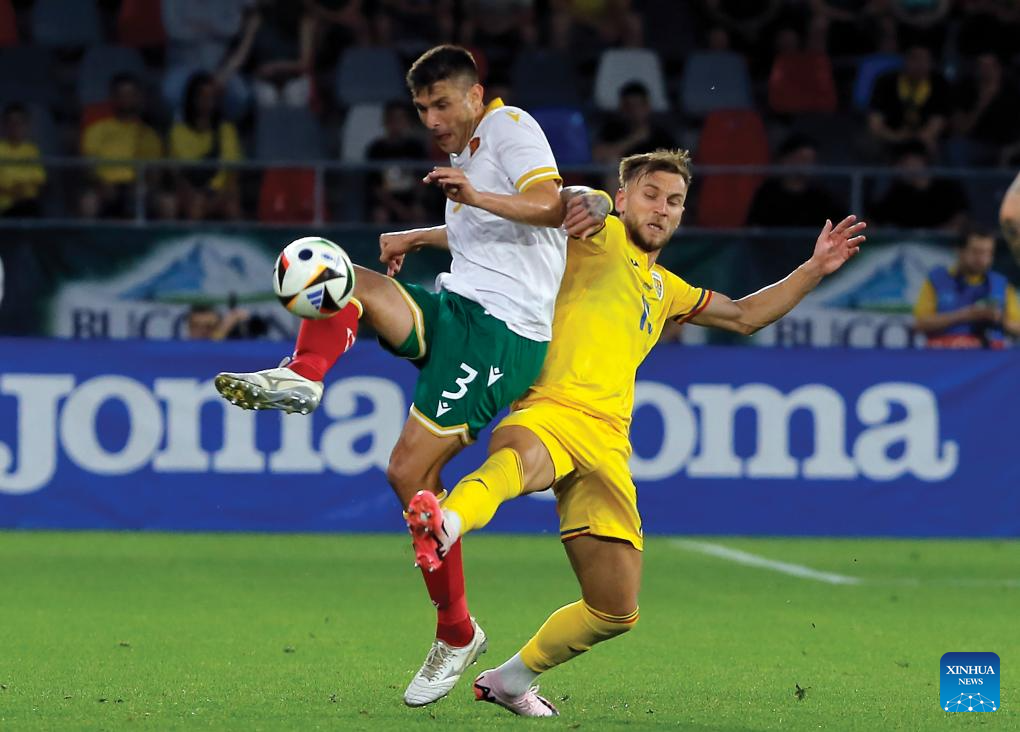 Международен приятелски футболен мач: Румъния срещу.  България-Синхуа