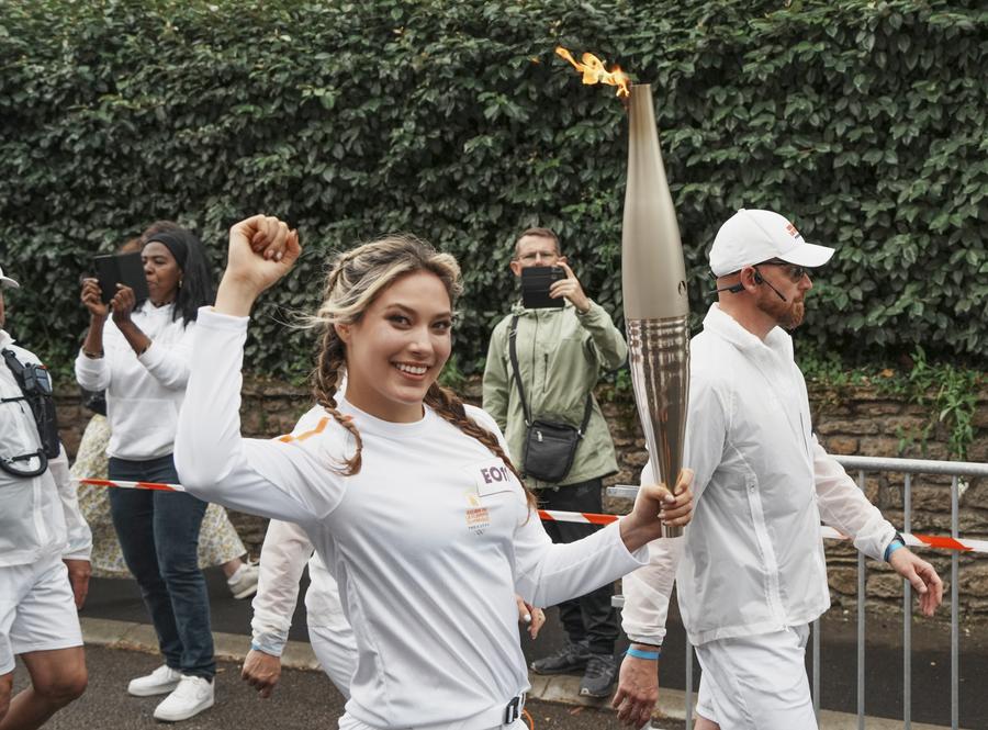 Winter Olympic Champion Gu Ailing Participates in Paris 2024 Torch Relay