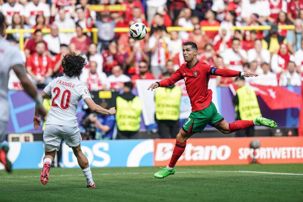 Portugal vence a Turquia, Bélgica vence a Roménia-Xinhua
