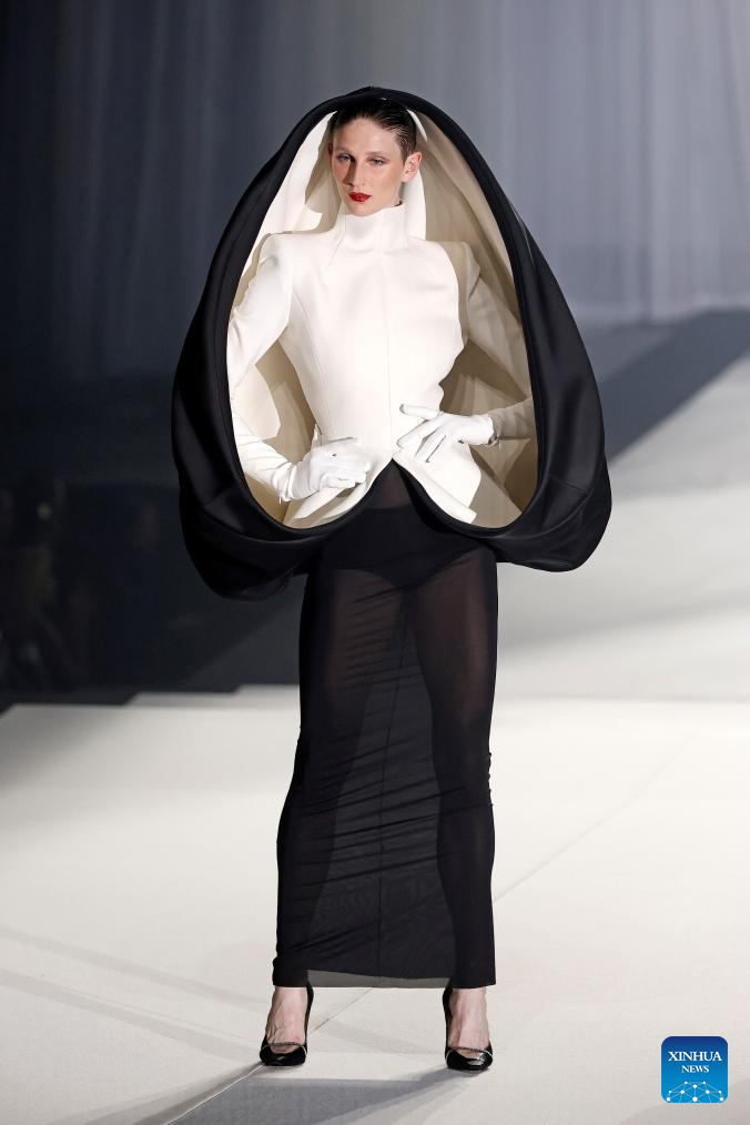 Paris Fashion Week: Stephane Rolland’s Fall/Winter 2024-2025 Haute Couture collections