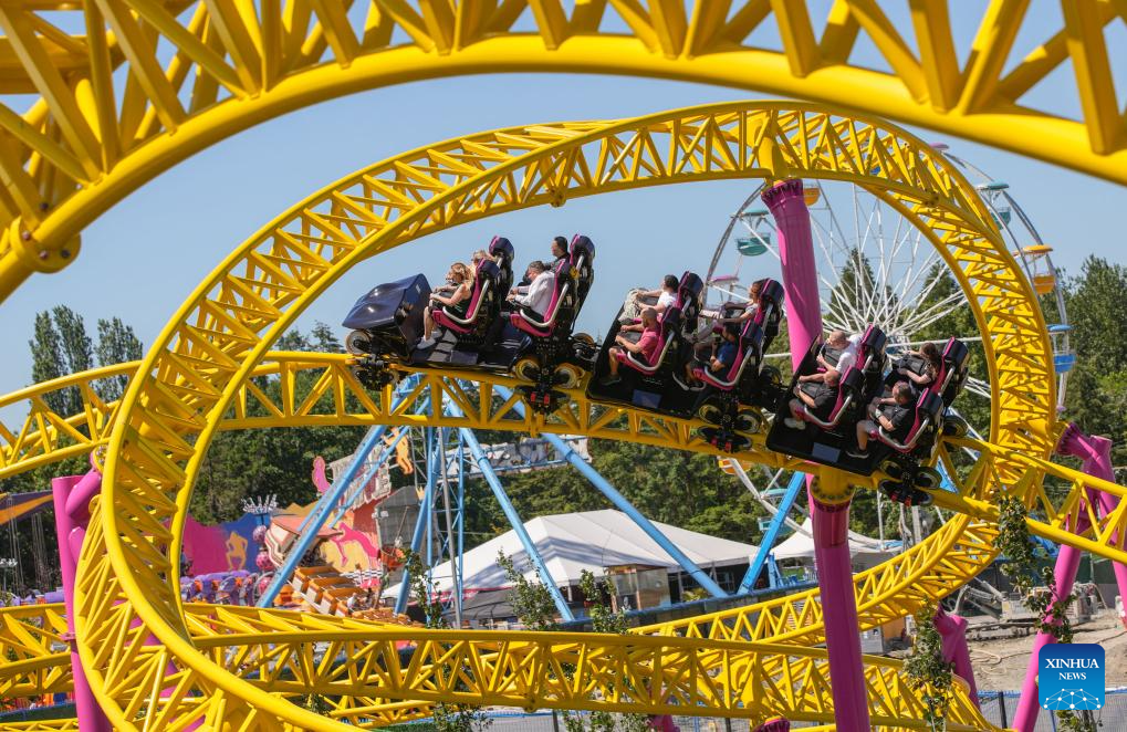 New Roller Coaster Launched At Vancouver's Pne Playland-xinhua