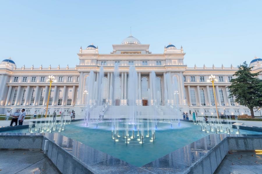 Maxim ishtirokidagi porno onlayn