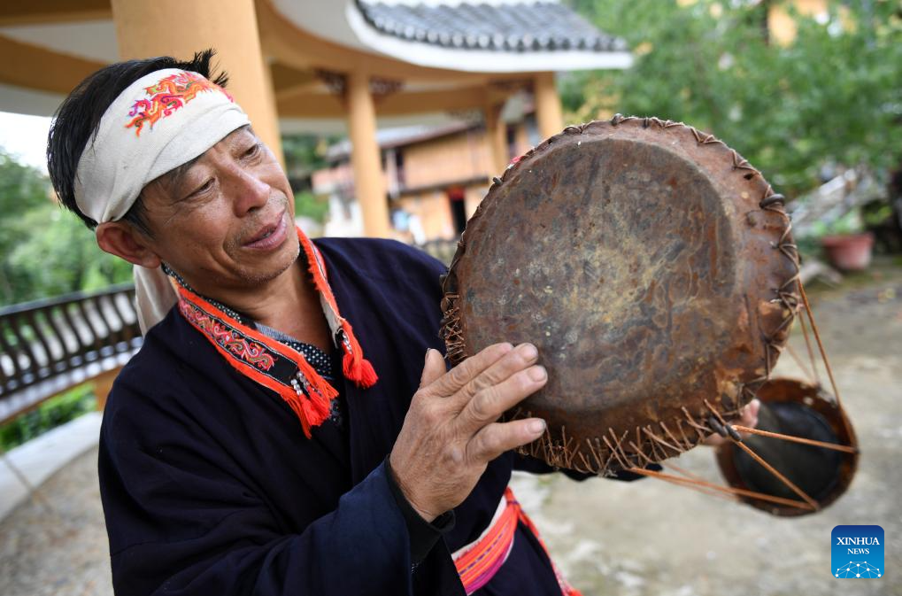 Pic story: yellow mud drum dance of Yao ethnic group in China's Guangxi ...