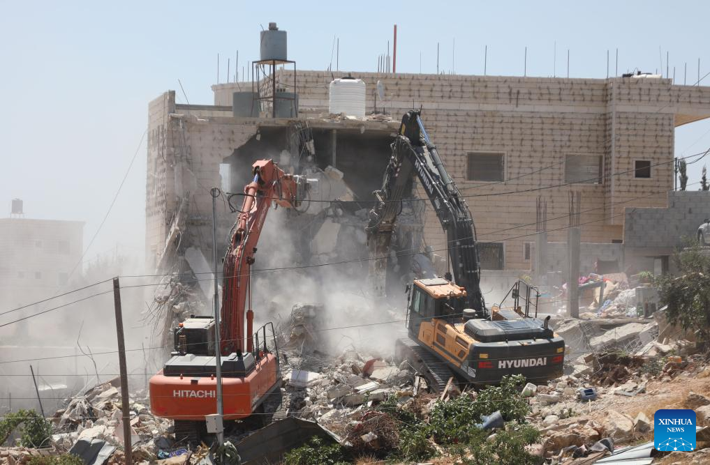 Israeli bulldozers demolish Palestinian house in south of West Bank ...