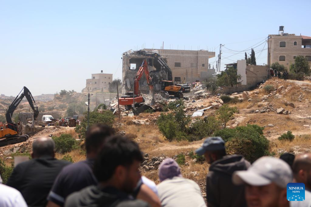 Israeli bulldozers demolish Palestinian house in south of West Bank ...