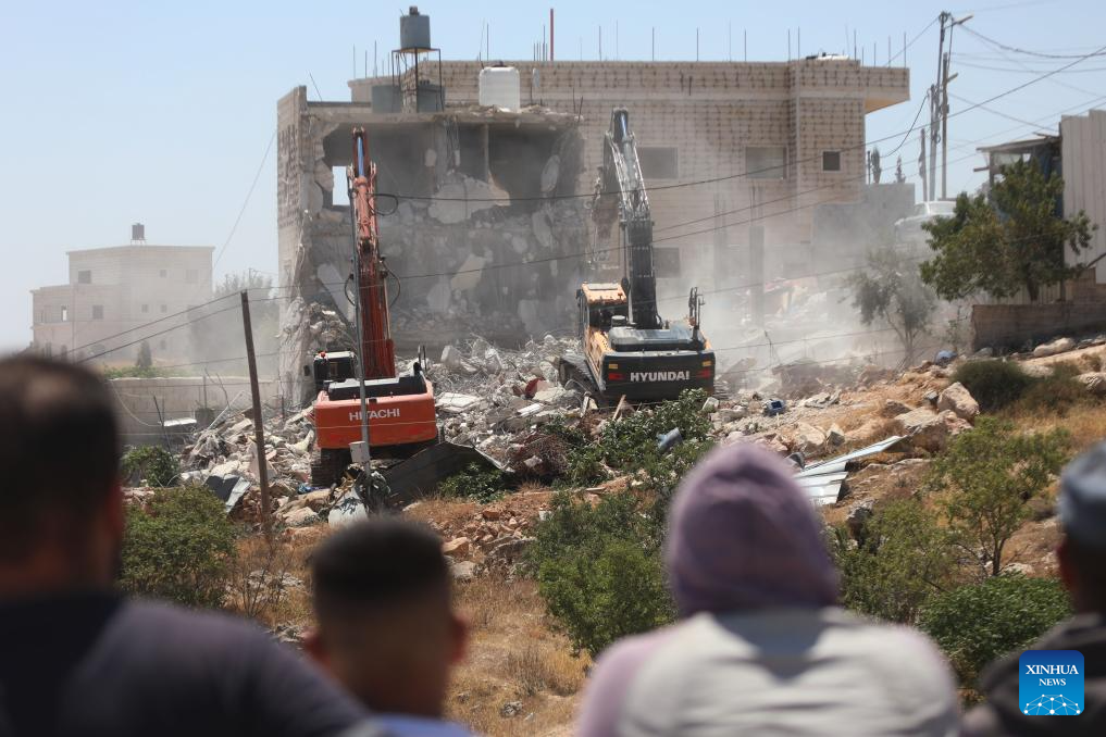 Israeli bulldozers demolish Palestinian house in south of West Bank ...