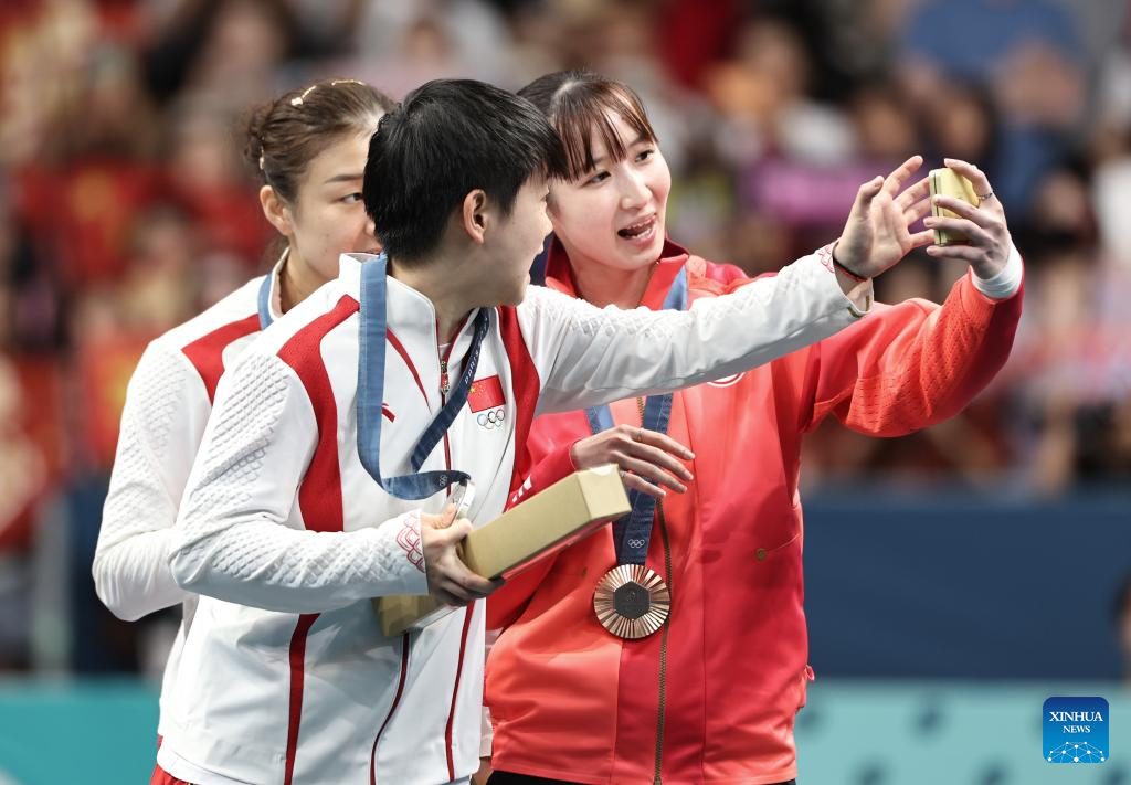 Olympics | Feature: China's Top Women Paddlers Reunite in Olympic Déjà Vu, Distinctive Triumph