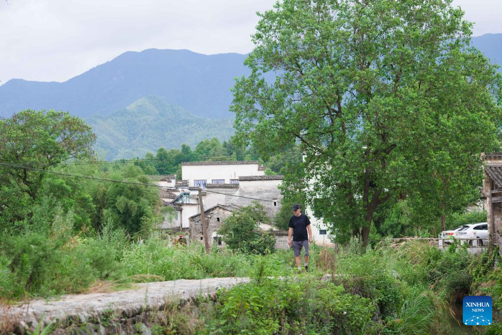 'Laowai' in China | Austrian's Ideal Life in Anhui: Embracing Rural China