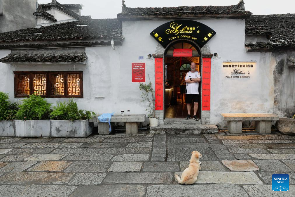 'Laowai' in China | Austrian's Ideal Life in Anhui: Embracing Rural China