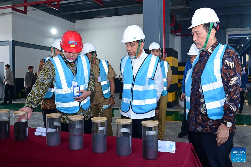 Presiden Indonesia meresmikan pabrik anoda baterai lithium yang diinvestasikan China di provinsi Jawa Tengah-Xinhua