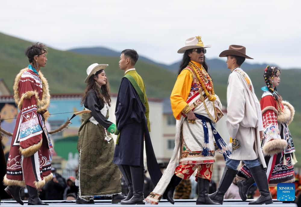 Fashion Show Held at Opening Ceremony of Nomadic Cultural Tourism Season in SW China