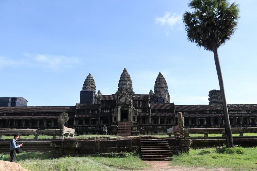 Cambodia completes restoration of south central staircase and naga balustrades on ground floor of Angkor Wat – Xinhua