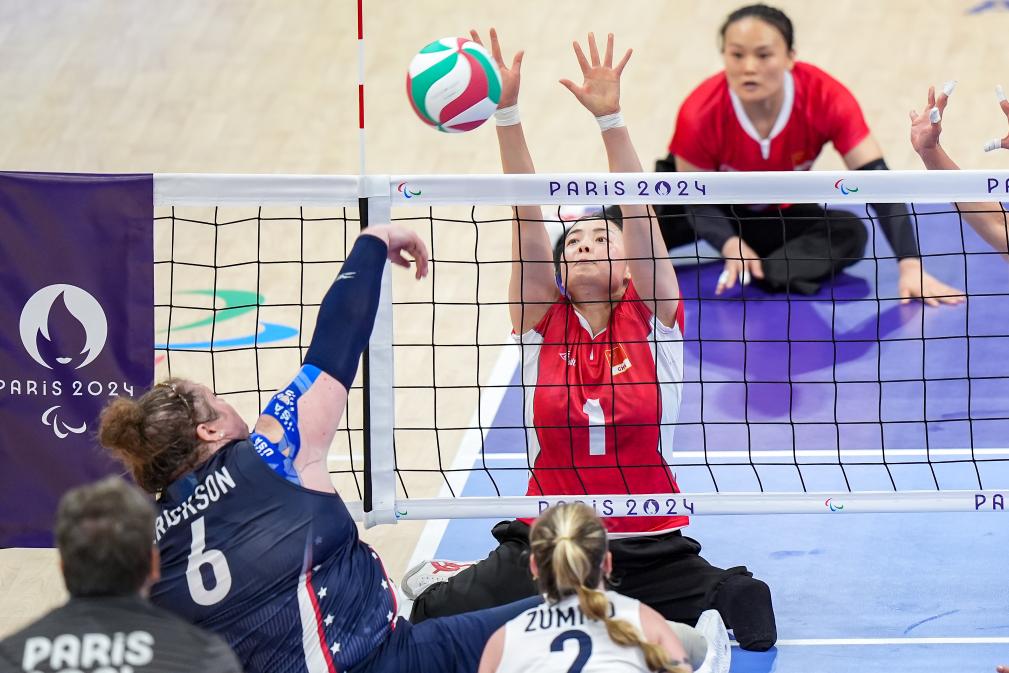 Paralympics | Sitting Volleyball Guides Earthquake Survivor Tang Onto A ...