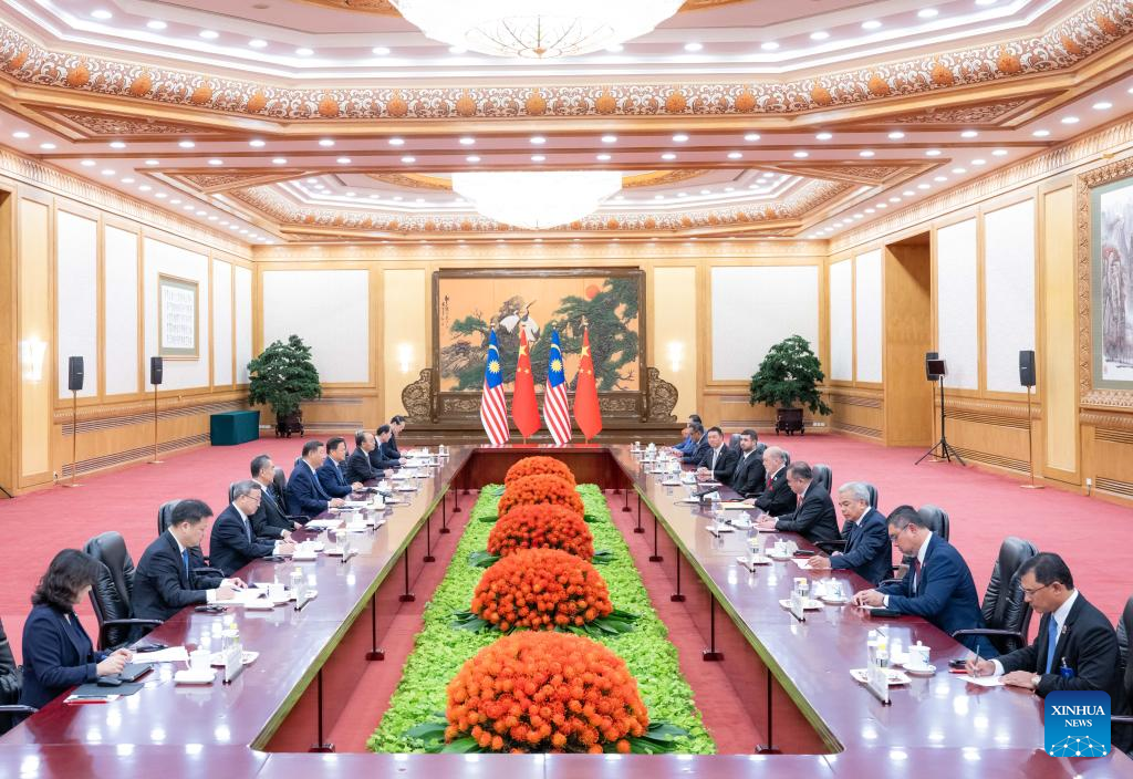 Chinese President Xi Jinping holds talks with Malaysia's King Sultan Ibrahim Sultan Iskandar, who is on a state visit to China, at the Great Hall of the People in Beijing, capital of China, Sept. 20, 2024. (Xinhua/Zhai Jianlan).