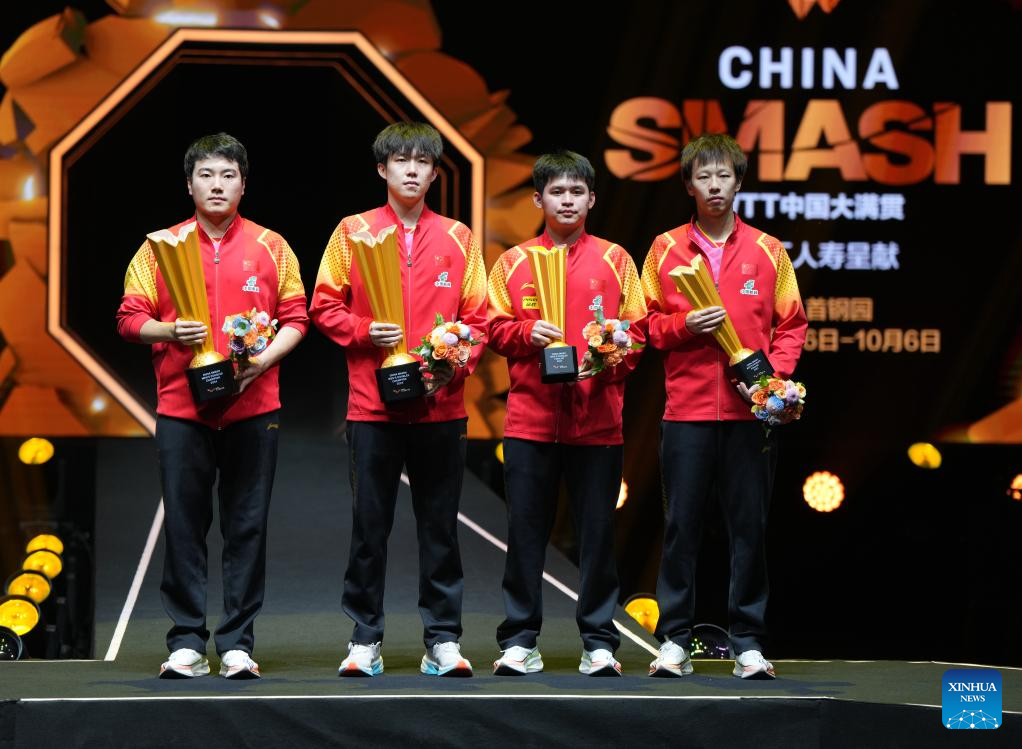 Chinese rowers have the Xinhua men's and women's doubles trophies in their pockets