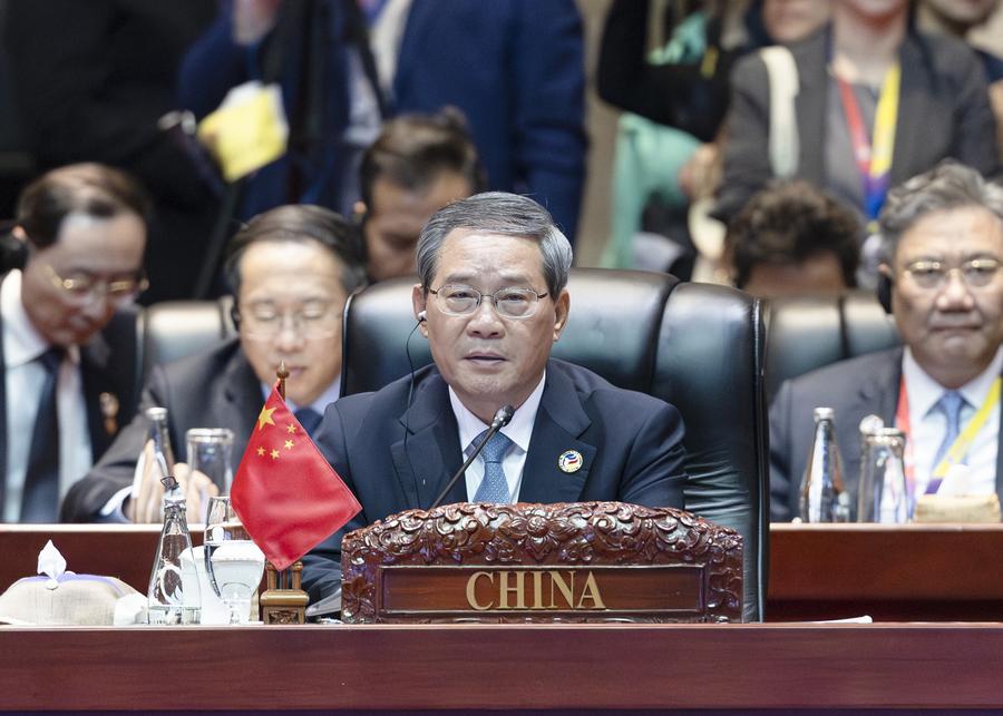Chinese premier puts forward three-point proposal on East Asia ...