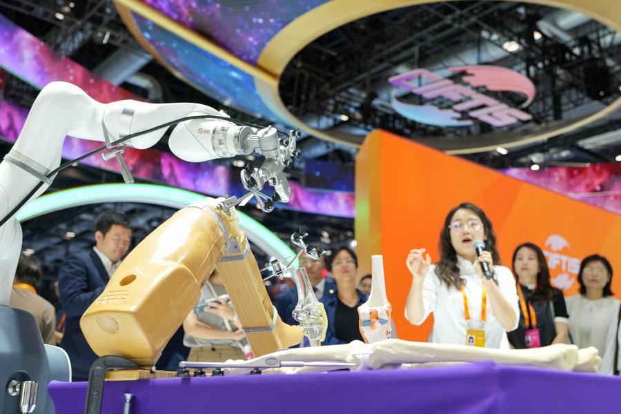 Chinese high-tech zones collaborate to boost AI industry innovation -Xinhua