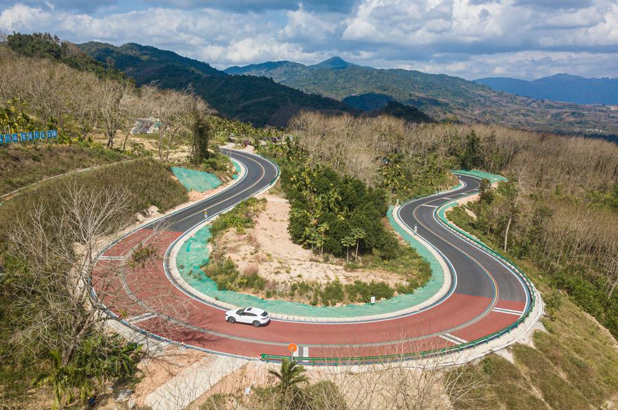 HainanOutlook | Scenic loop highways boost tourism development in S ...