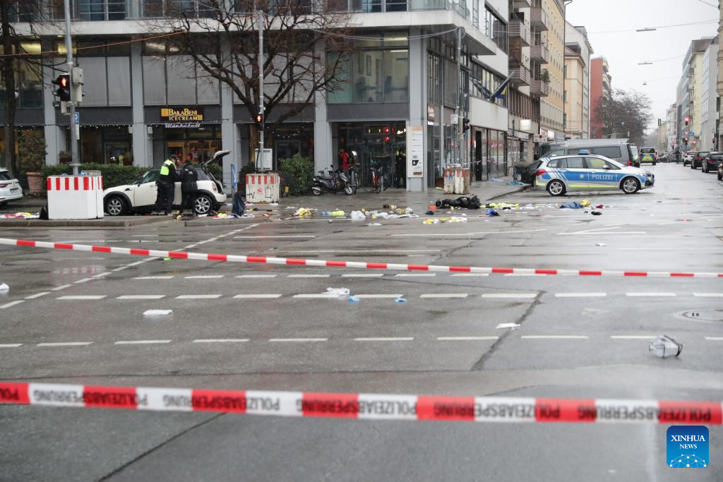 At least 28 injured as car rams into crowd in Munich-Xinhua