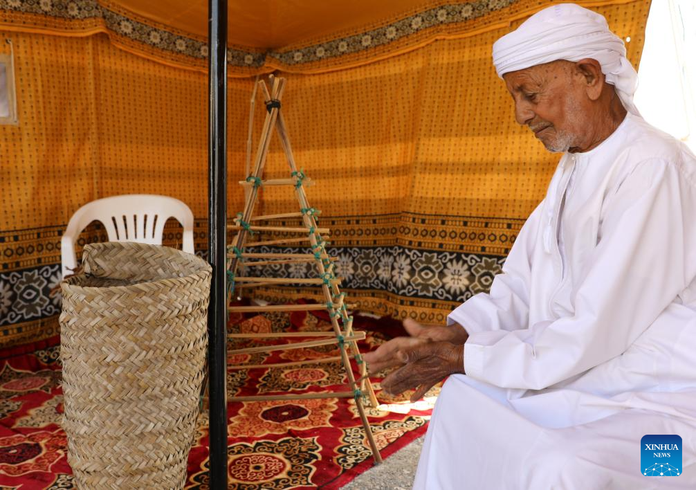 traditional-omani-handcrafts-presented-at-cultural-festival-in-dibba-al