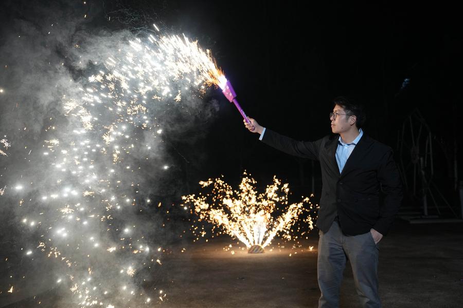 ChineseToday | Young manager seeks innovation in traditional fireworks ...