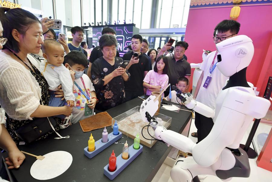 Technology&Life | 2025 World Robot Conference kicks off in
