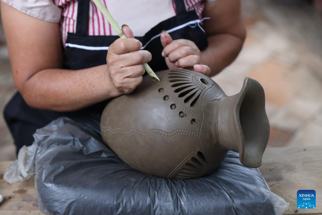 San Bartolo Coyotepec, Mexican town renowned for black pottery