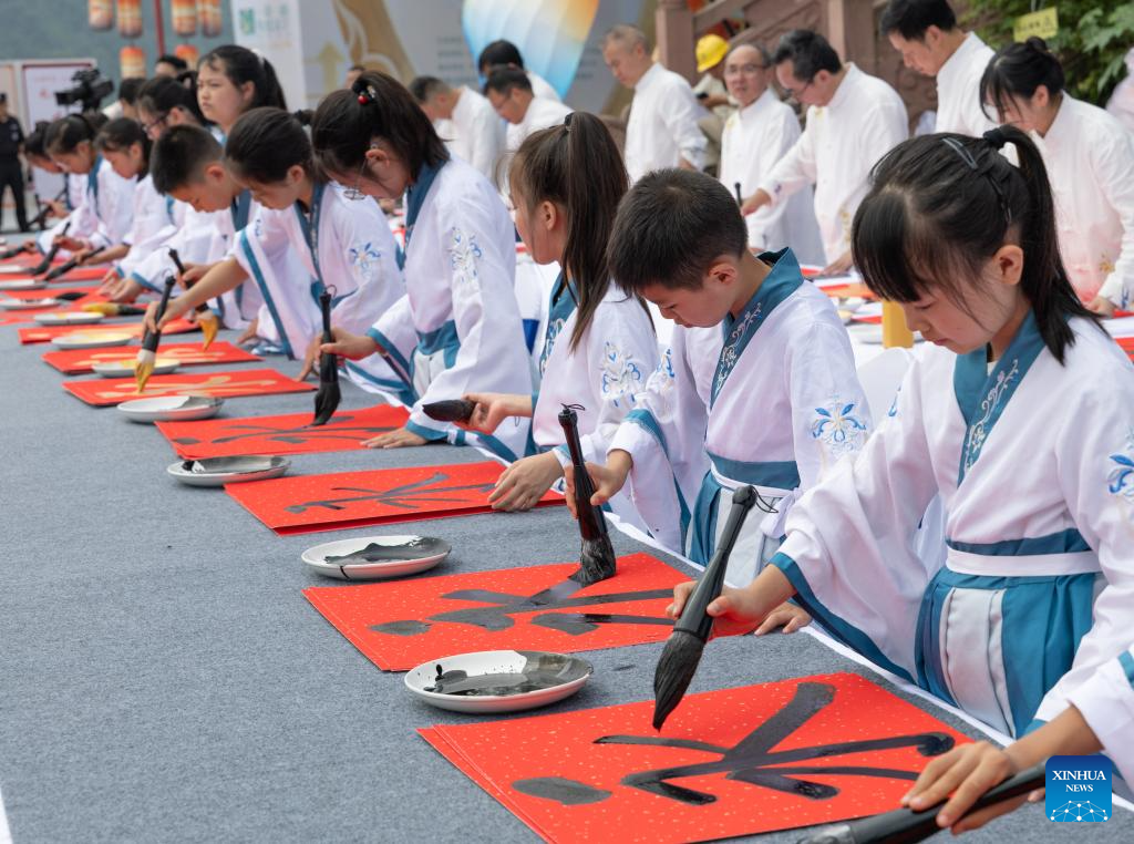 2025/09/1-1759128757.jpg + Photos of the day News about - Photos of the day