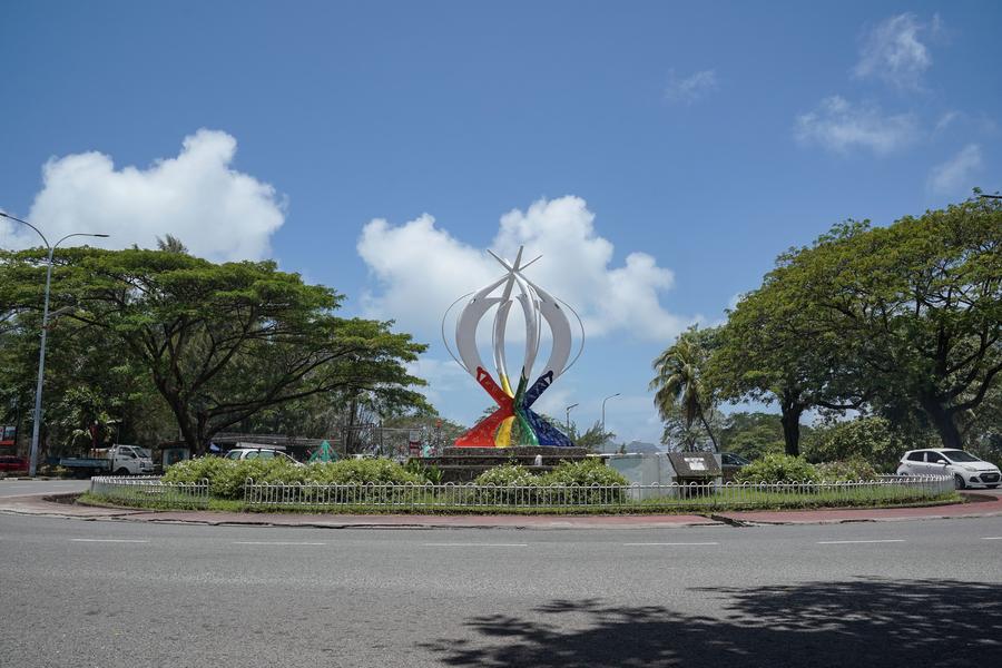 SEYCHELLES MKF 1003 高中正義 File:Seychelles-Mahé-victoria-kevin-gepford.jpg - Wikimedia