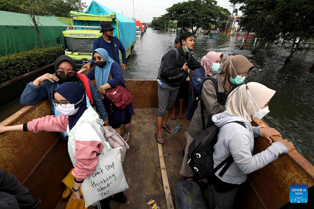 2025/10/scree-1761871178.jpg + Flood hits Semarang of Indonesia - PHOTO News about - Flood hits Semarang of Indonesia - PHOTO
