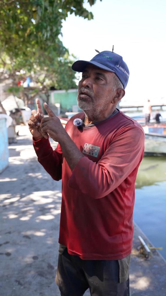 GLOBALink | U.S. military pressure overshadows Venezuelan fishermen's daily lives