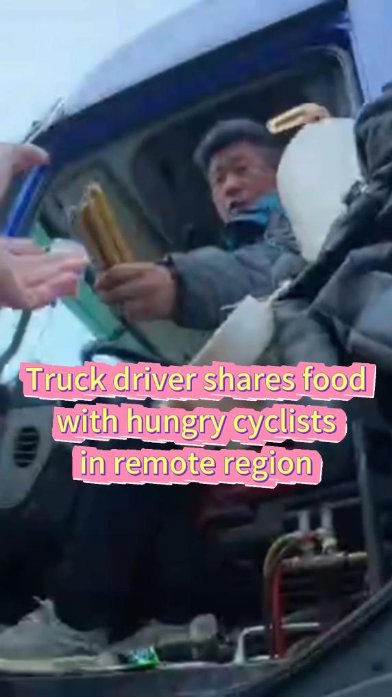 Truck driver shares food with hungry cyclists in remote region