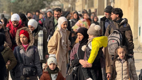 Renewed Clashes in Aleppo Displace Thousands from Kurdish Districts Amid Escalating Syrian Violence