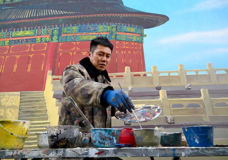 Painting dreams on central China's rural canvas-Xinhua