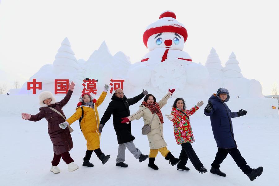 Culture&Life | Giant snowmen spur frosty delights in NE China's