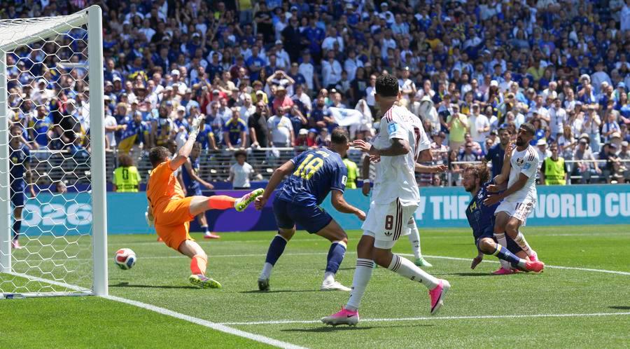 Bosnia and Herzegovina beats Qatar to keep knockout hopes alive-Xinhua