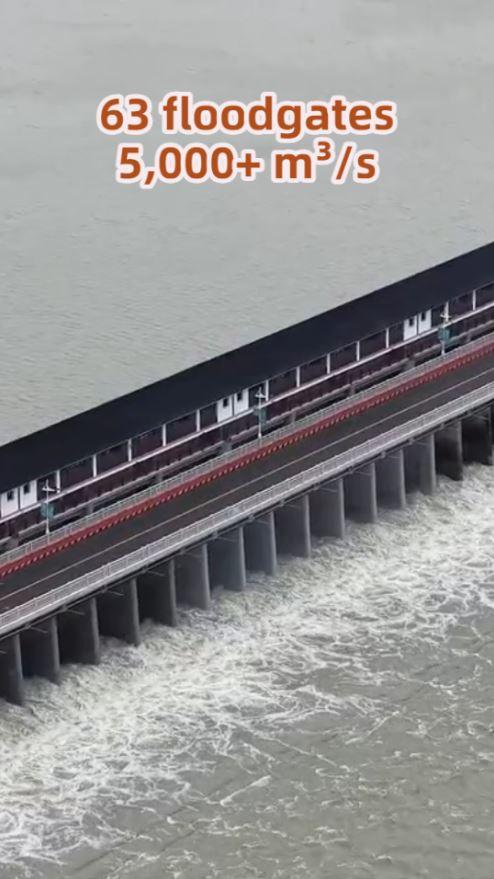 63 floodgates open to release floodwater in east China