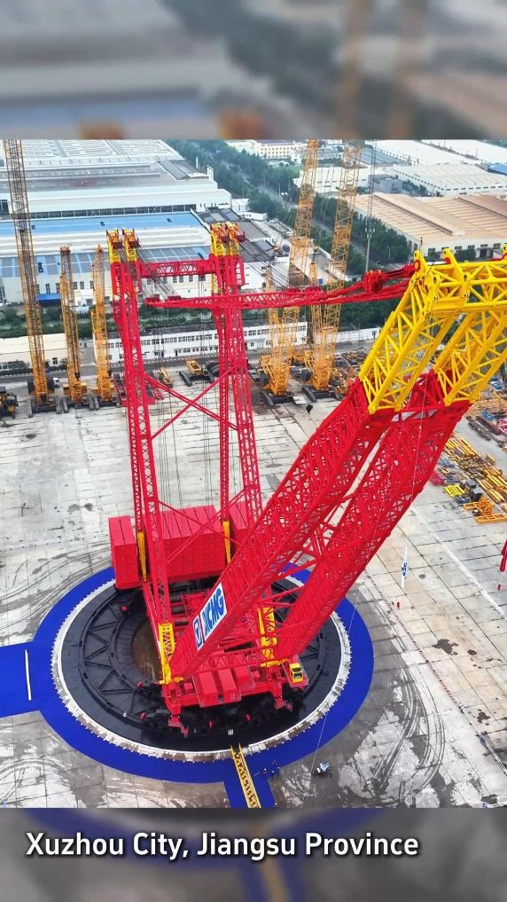 China unveils 14,000-ton lifting giant in Xuzhou