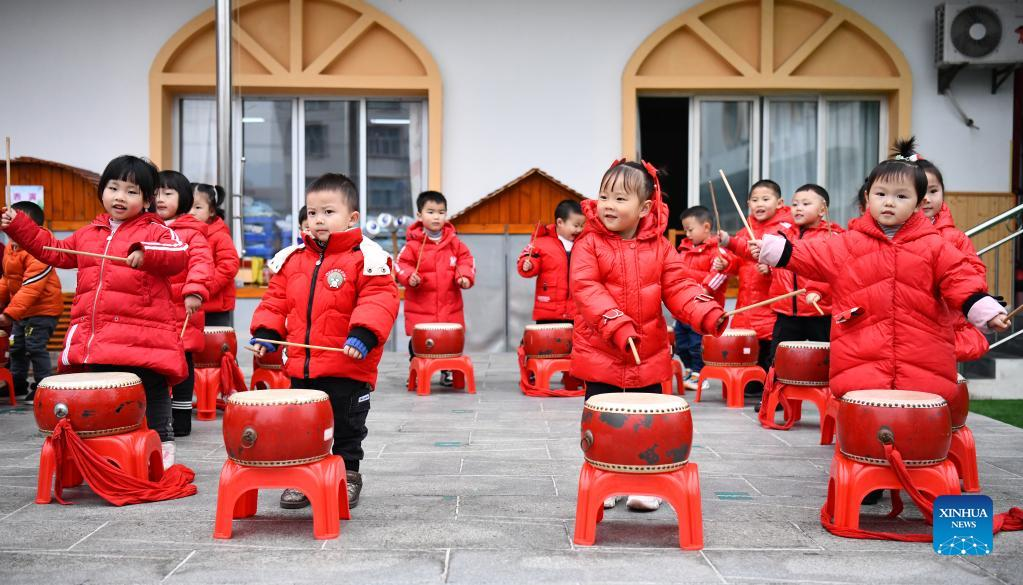 People across China organize activities to greet New Year-Xinhua