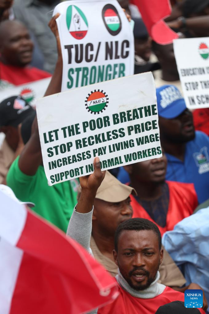 Nigerian Labor Unions Begin Mass Protests Over Tough Economic Policies