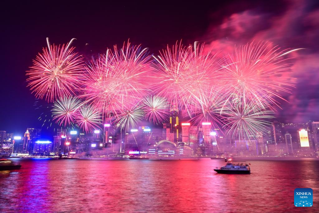 Feature: Hong Kong's National Day fireworks dazzle after 5-year hiatus ...