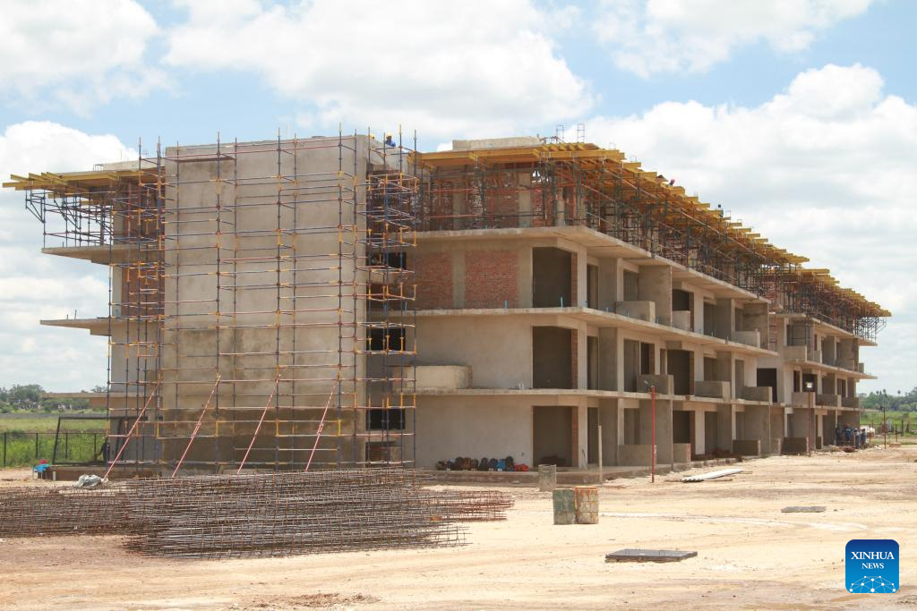 Economic Watch Zimbabwe S Capital To Build Up In Height As Housing   B1bb3de5fc1a48d399cc21a4a1235153 