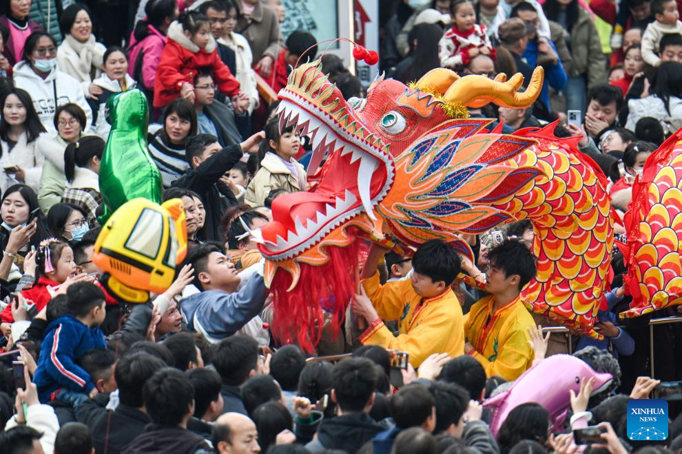 People across China enjoy festive events to celebrate Chinese Lunar New ...