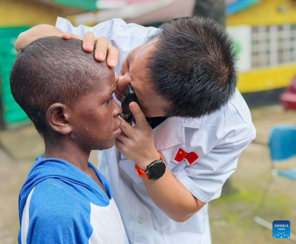 Chinese doctors bring healthcare to Sierra Leone despite challenges-Xinhua