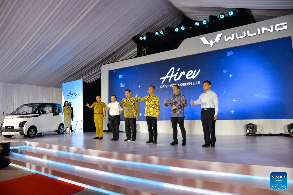 Chinese Carmaker Launches Electric Car In Indonesia Xinhua